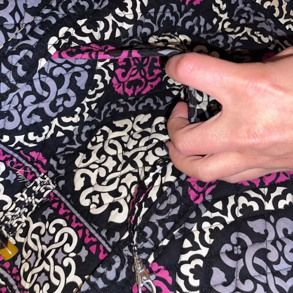 VERA BRADLEY Large Tote Bag in Cranberry Magenta VERA BRADLEY Large Tote Bag
